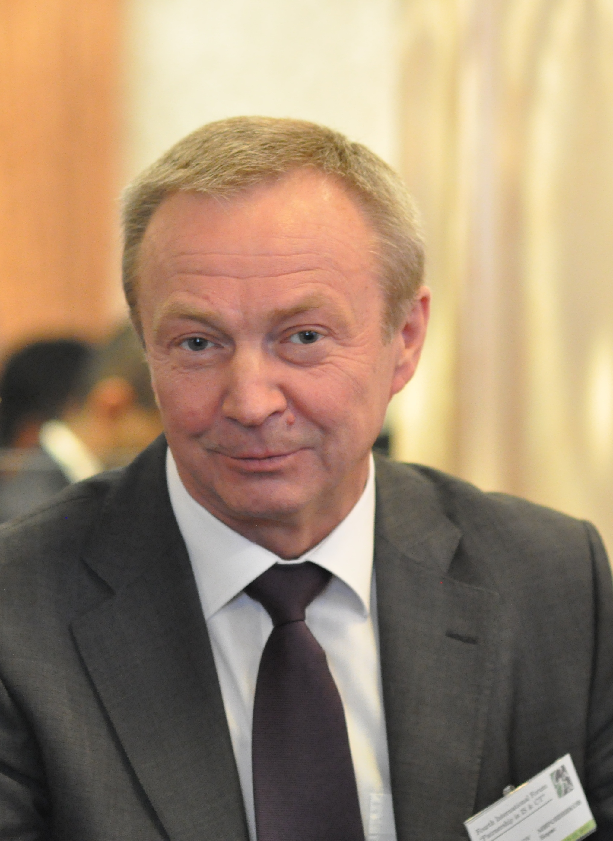 Борис Мирошников