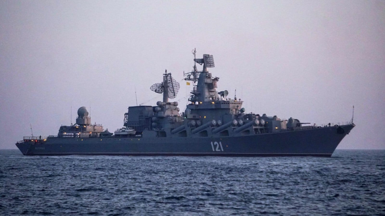 Более половины экипажа крейсера «Москва» могли составлять срочники — «Агентство»