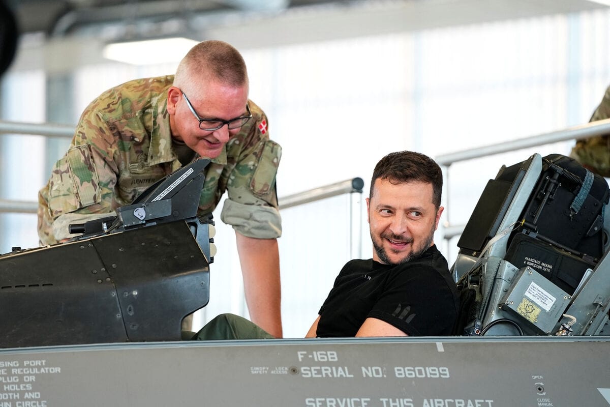В Украину прибыла первая партия истребителей F-16 